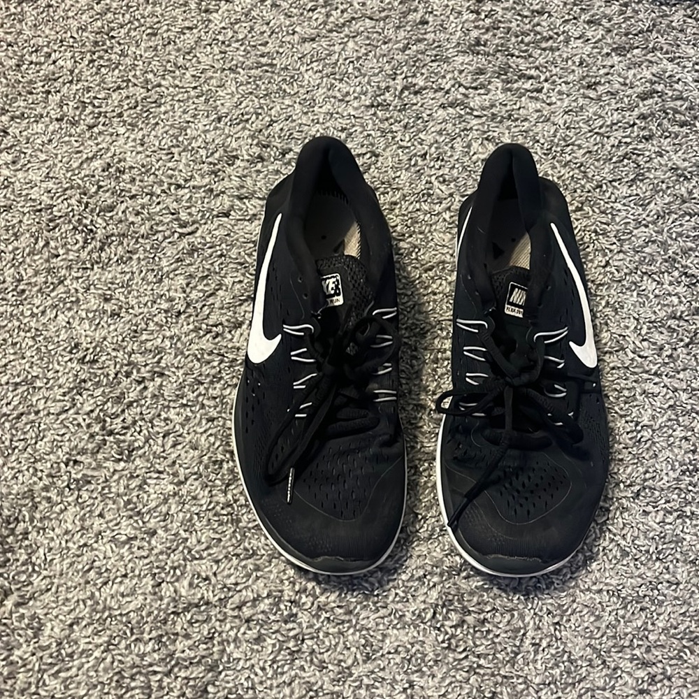 Nike tennis shoes